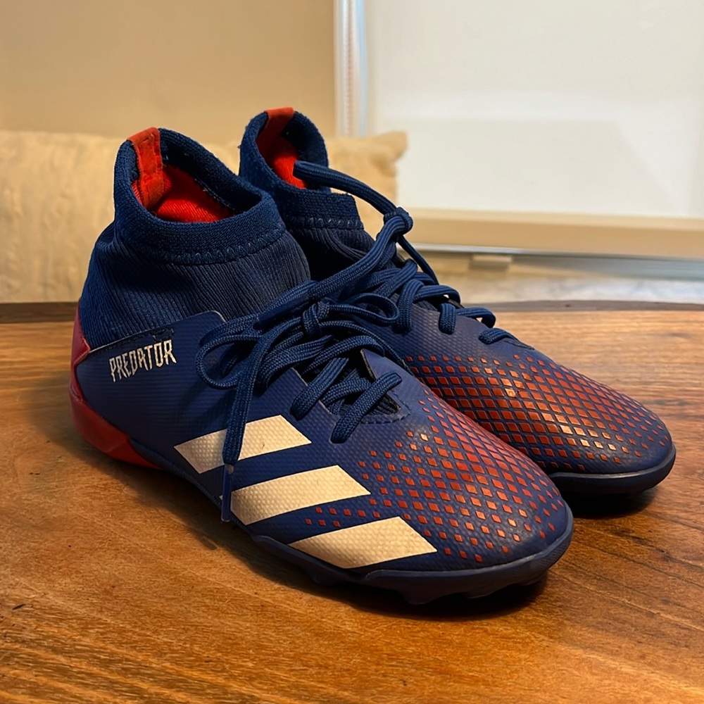 ADIDAS Size 2 1/2Y PREDATOR 20.3 Firm Ground Youth Soccer Cleats EG0953